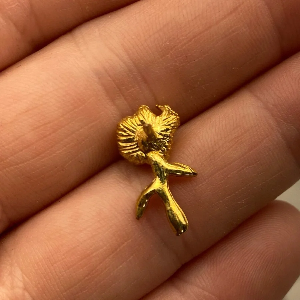 Mid Century Modern Vintage Gold Tone Floral Flower Pin Brooch